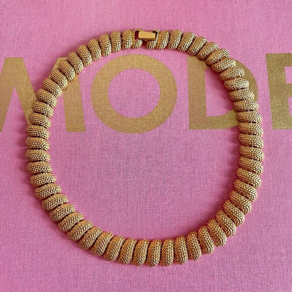 Vintage NAPIER 80s Gold Tone Textured Link Choker Designer Necklace - Picture 1 of 9